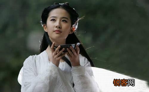 如果给国内称为女神的明星,按颜值排名的话你觉得最漂亮的三位都有谁？