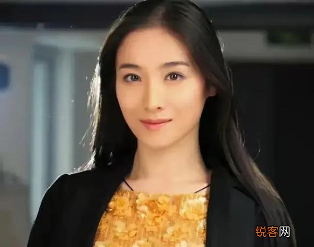8年过去了,被张艺谋开除出剧组,爆料张艺谋超生的女星今何在？