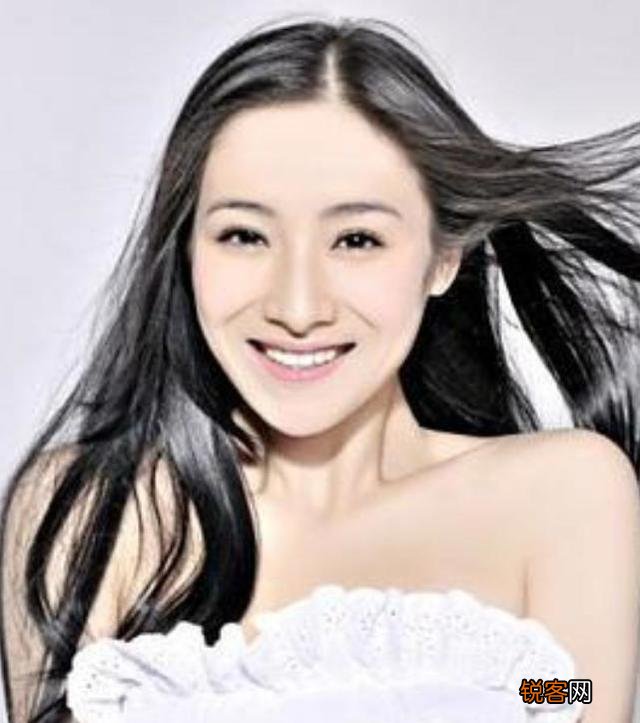 8年过去了,被张艺谋开除出剧组,爆料张艺谋超生的女星今何在？