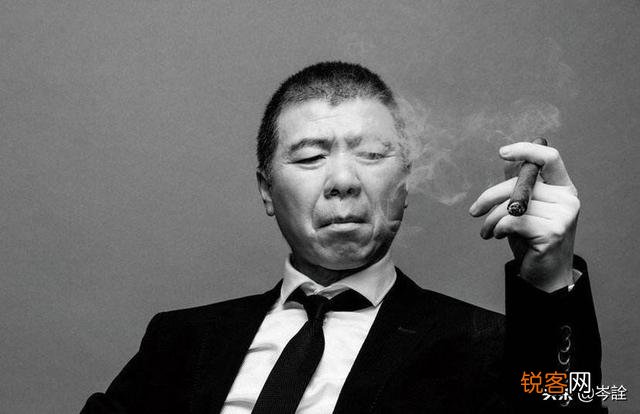 张艺谋和冯小刚谁的名气大？谁的地位高？