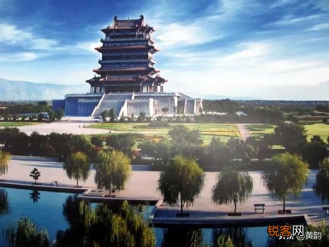 《登鹳雀楼》这首诗写了什么风光？如何理解？