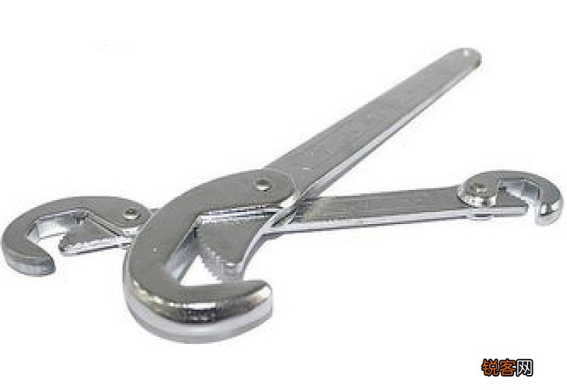 用扳手是抓哪里