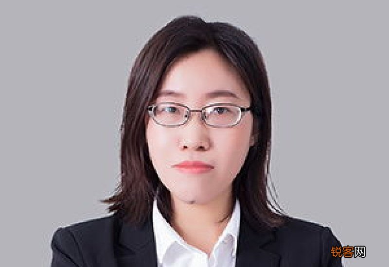 公司说入职满一年才买五险合理吗？