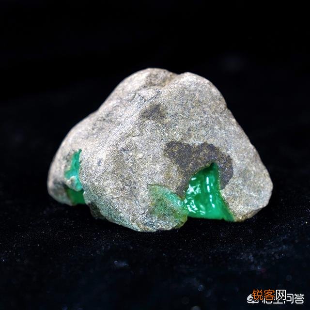 什么叫“毛料“什么“叫赌石“？