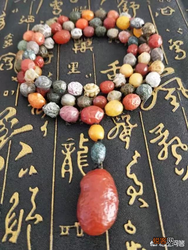 什么叫“毛料“什么“叫赌石“？