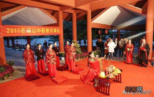 古人是怎样过中秋节的？