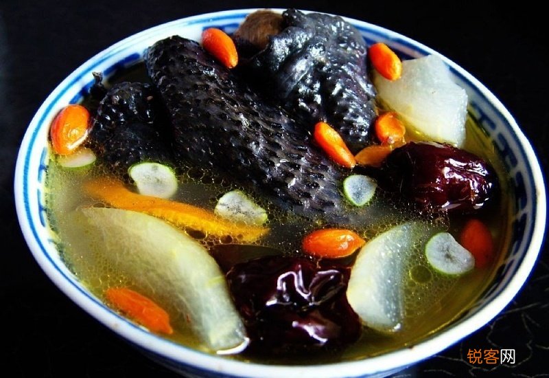 乌骨鸡怎么炖好吃又营养 乌鸡炖三种食材补血补气最好