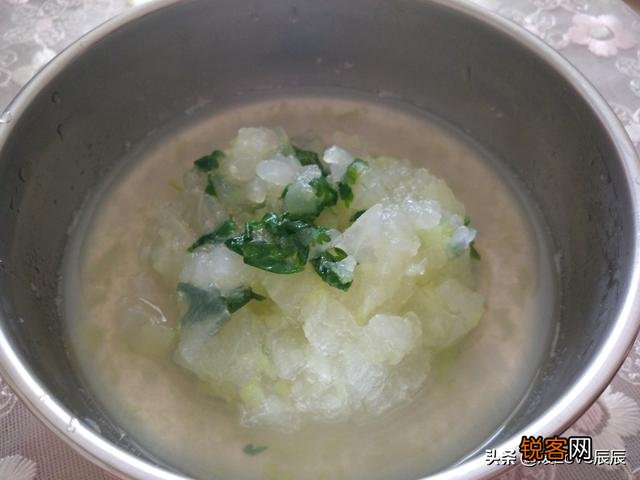 有没有简单易上手的6-12个月宝宝辅食食谱？上班的妈妈太难了？