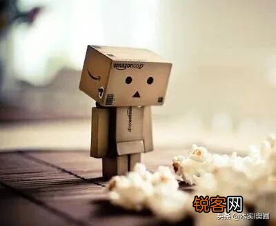 “需要见识肮脏和腐烂,却依然保持内心的芬芳”这句话是什么意思啊?