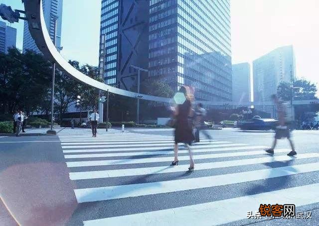 夫妻在同一个单位好不好？