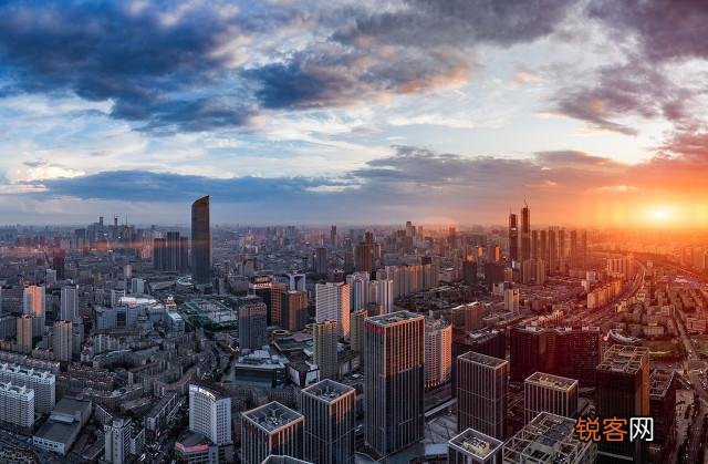辽宁省沈阳市公务员待遇怎么样,一个月工资大概有多少？