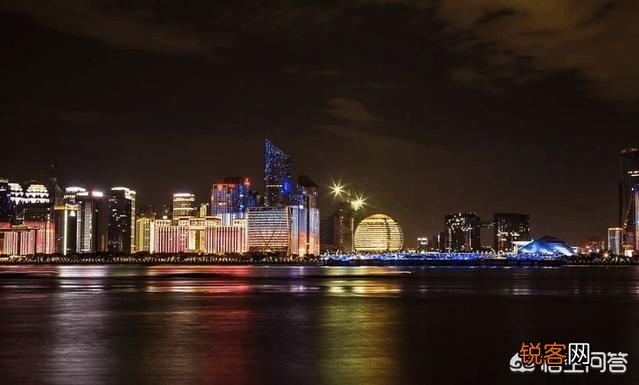武汉和沈阳比,哪个更发达？