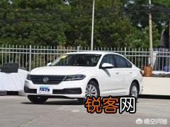 预算十万,哪款家用轿车比较好？丰田卡罗拉和大众朗逸买哪个？