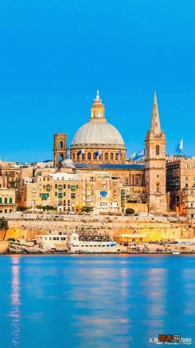 低配奥迪A8和宝马7系哪个性价比高？