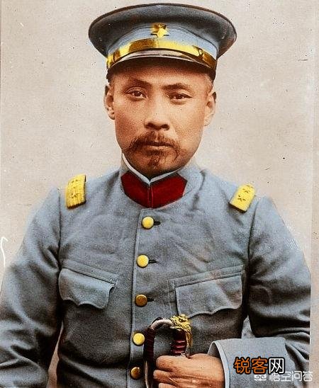 慈禧视察袁世凯军队掉了头上金簪为何没人敢拾？孟恩远拾了交给慈禧为何最后做了将军？
