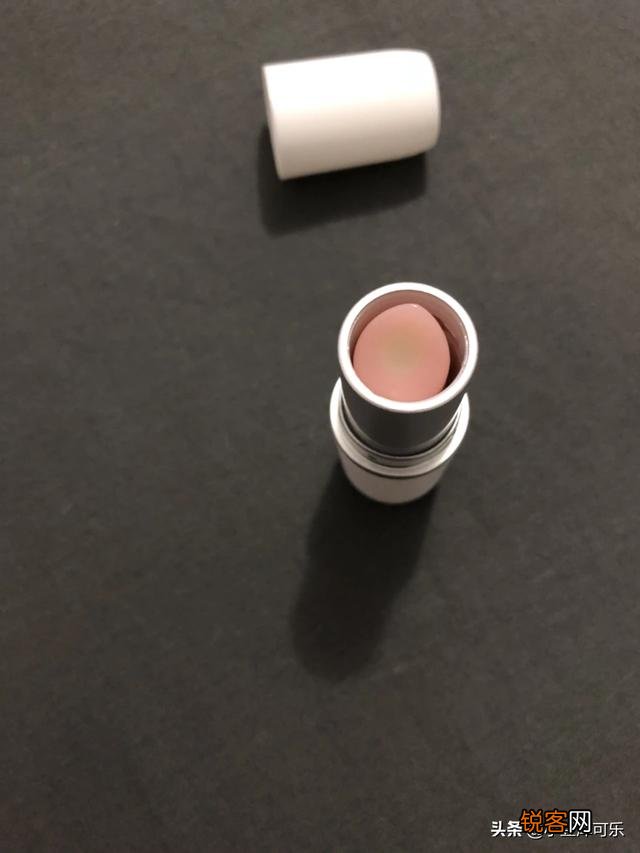 哪个牌子的润唇膏是让你回购五次以上的？