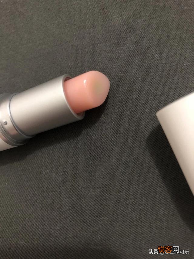 哪个牌子的润唇膏是让你回购五次以上的？