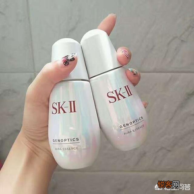 脸上肤色不均匀、额头和下巴黑,有什么美白效果好点的护肤品值得推荐?