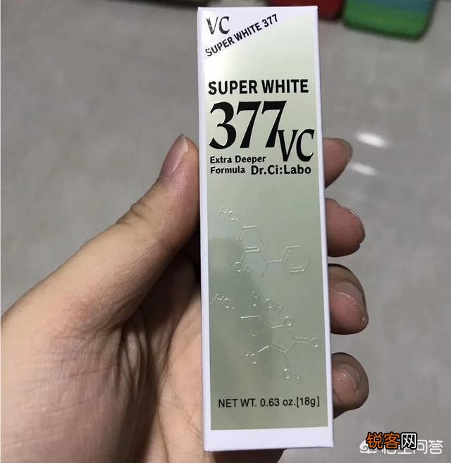 皮肤暗黄,有什么护肤品可以美白淡斑？
