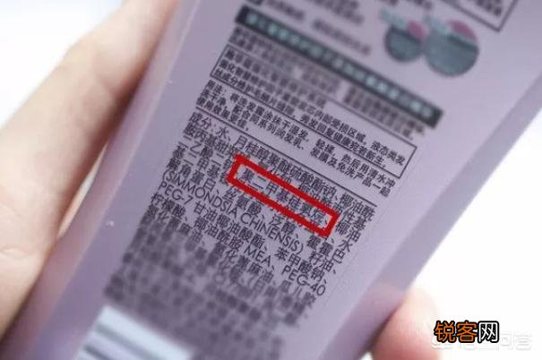 无硅油跟硅油洗发水到底哪个好？别人说硅油会堵塞毛孔是真的吗？