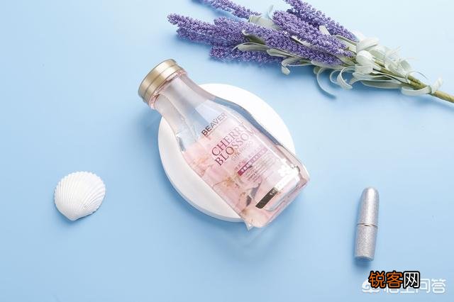 无硅油跟硅油洗发水到底哪个好？别人说硅油会堵塞毛孔是真的吗？