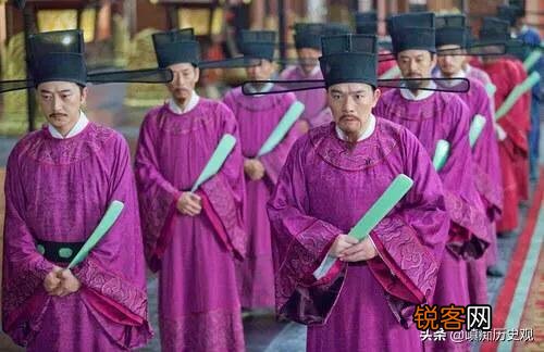 赵匡胤兄弟赵光义成为君主后,是如何对待24岁的皇后嫂子的？