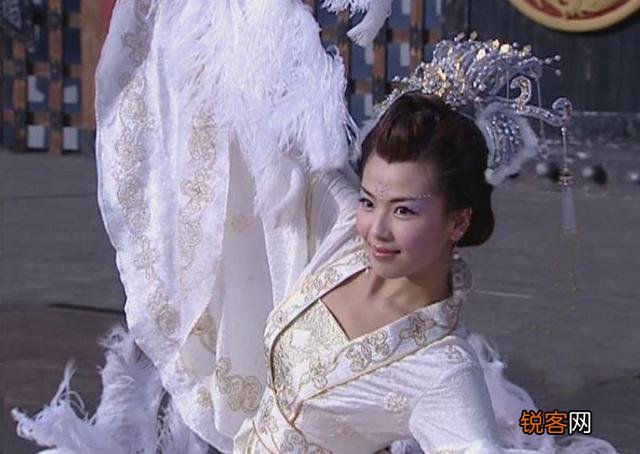 小周后是怎么成为皇后的？