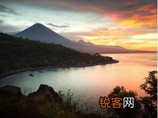 世界岛国有几十个,菲律宾、马尔代夫是千岛之国,有没有万岛之国？