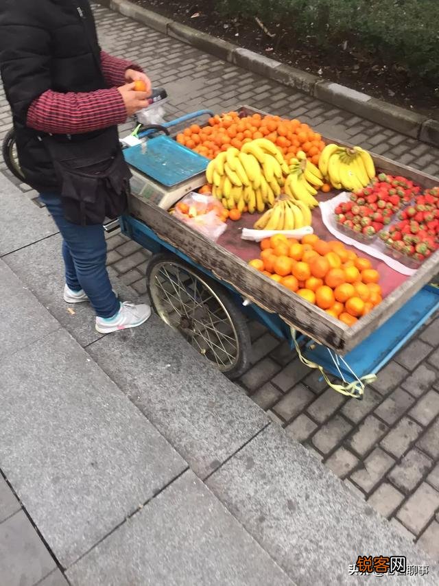 现在有什么行业适合一个人创业？