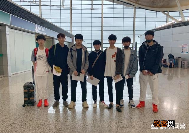 IG官方发布出征照片,Rookie身高遭吐槽“最多165”,你怎么看？