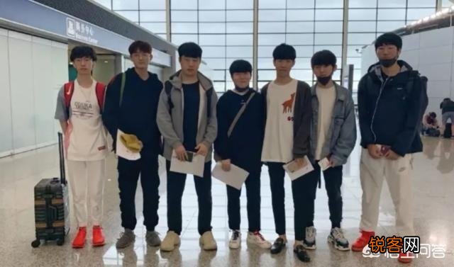 IG官方发布出征照片,Rookie身高遭吐槽“最多165”,你怎么看？