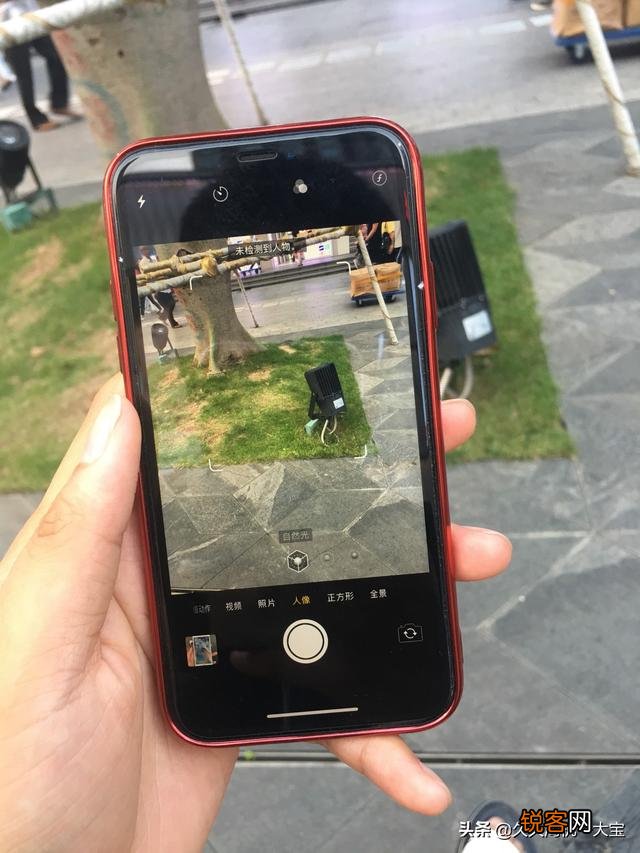 苹果XR是多大屏幕的,128G够用吗？可以入手吗？