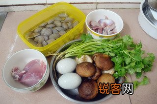 花蛤什锦粥的做法