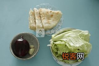 素炒饼配老干妈的做法