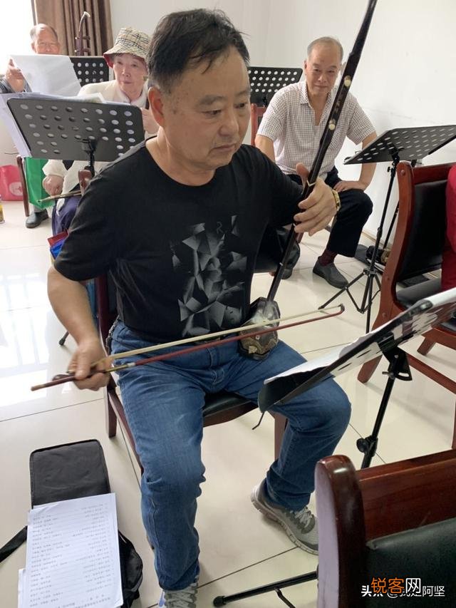 有没有你第一次听就觉得好听,而且百听不厌的歌曲？