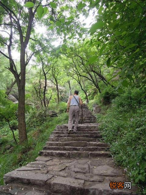 石家庄周围爬山,目前可以去哪里？