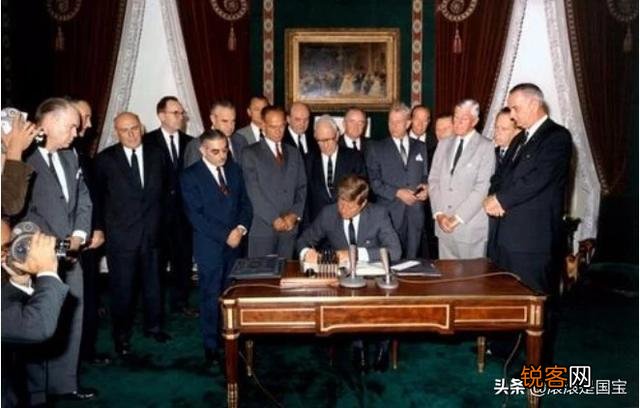 美国为什么不允许伊朗拥有核武器？