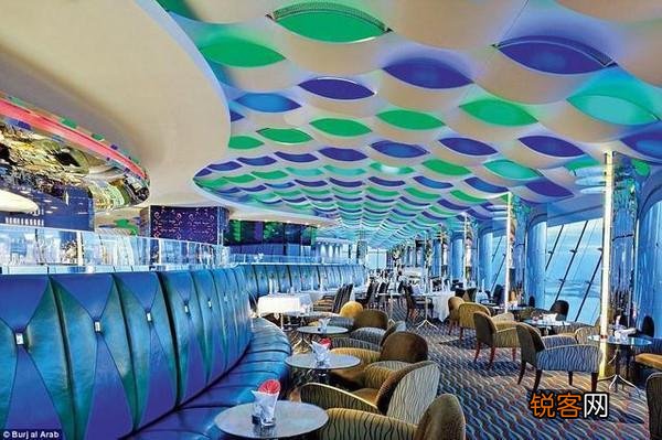 七星级酒店一晚上多少钱 迪拜七星级酒店叫什么名字