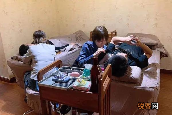 为什么街边突然出现了很多采耳店？