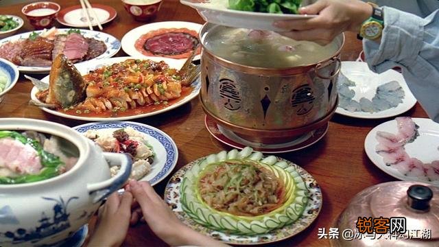 有没有类似于《盲探》这种美食镜头多的电影或电视剧？
