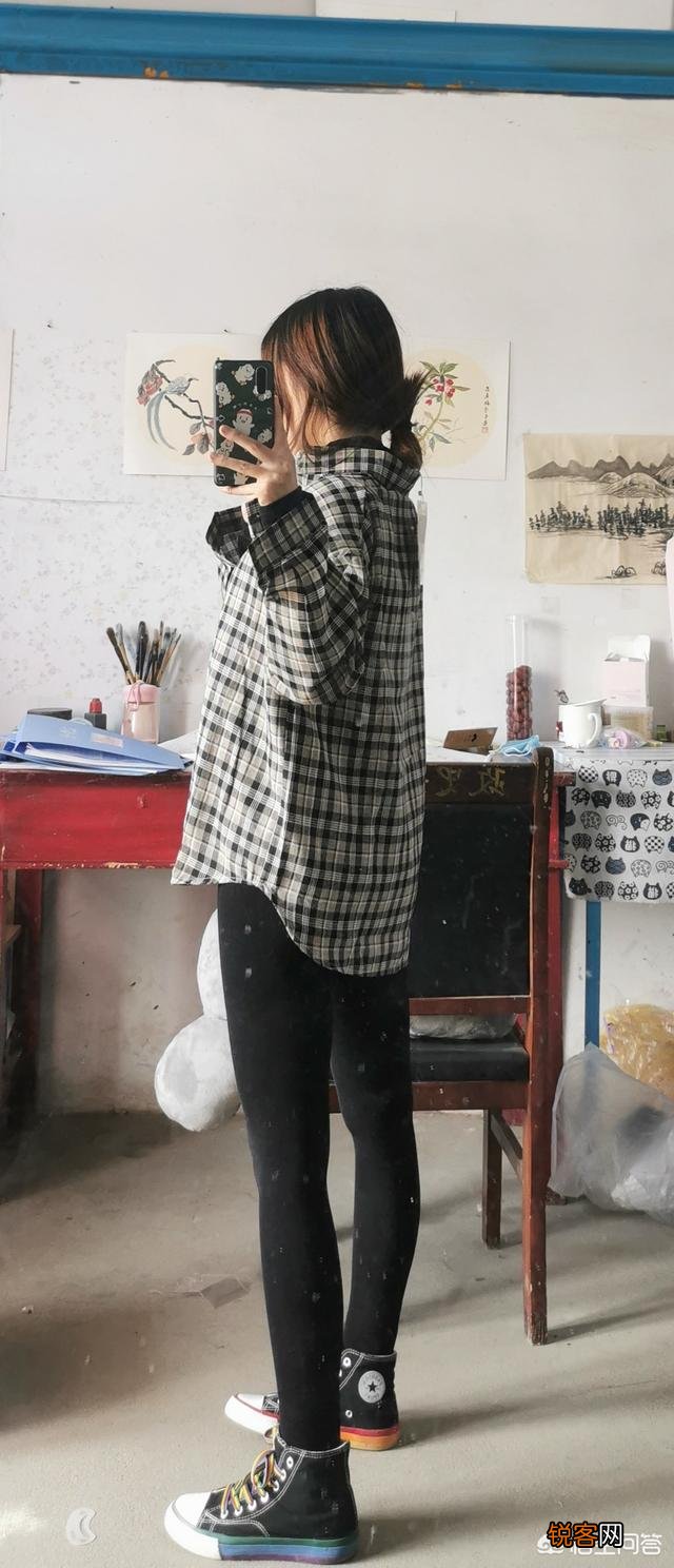 淘宝上有哪些好的小众女装店铺？