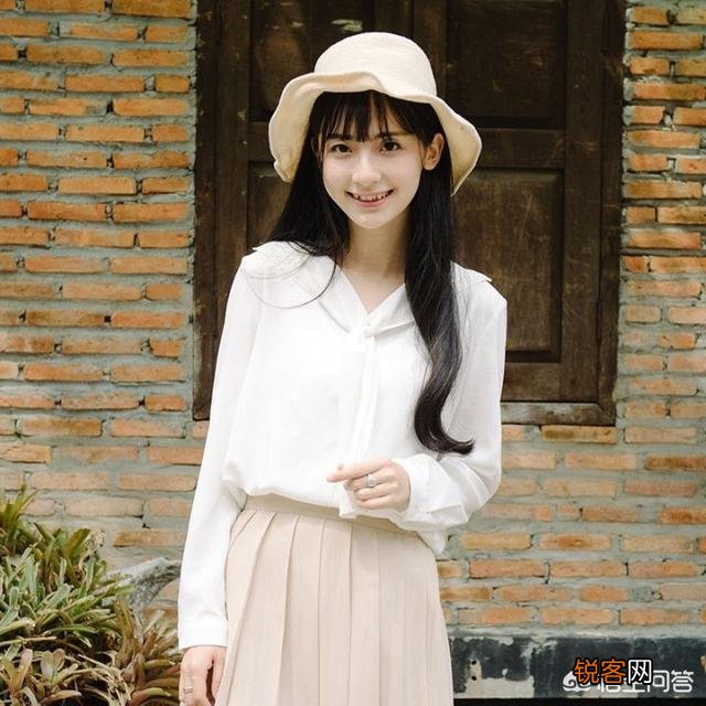 淘宝上有哪些好的小众女装店铺？