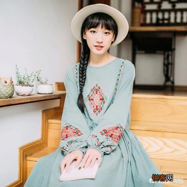 淘宝上有哪些好的小众女装店铺？