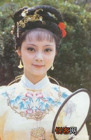 “玉在匮中求善价,钗于奁内待时飞”是对黛玉和宝钗的命运预测吗？贾雨村是预言家？