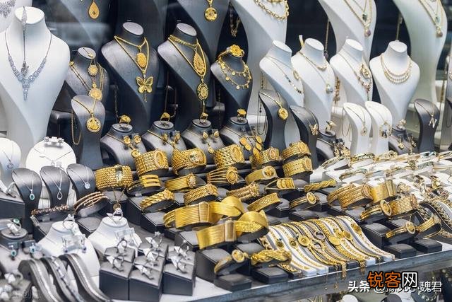 为什么说：千万不要随意相信珠宝直播间？