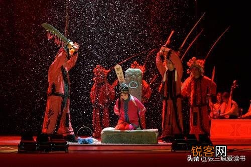 窦娥的文化水平并不高,窦娥又为何能够设下三个很文化的誓言呢？