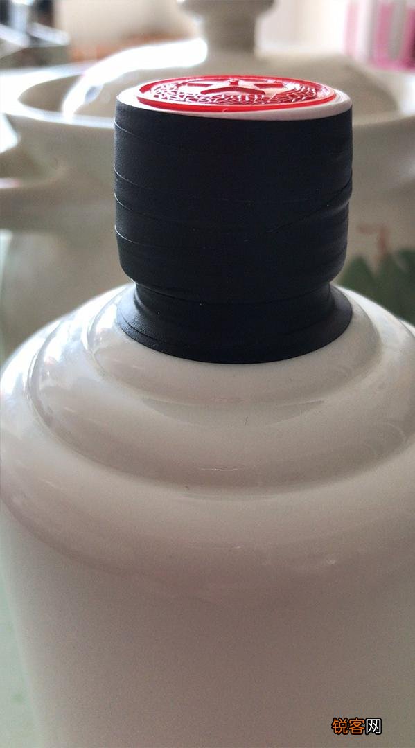 收藏茅台50箱,一瓶2500。十年后收益能达到多少？