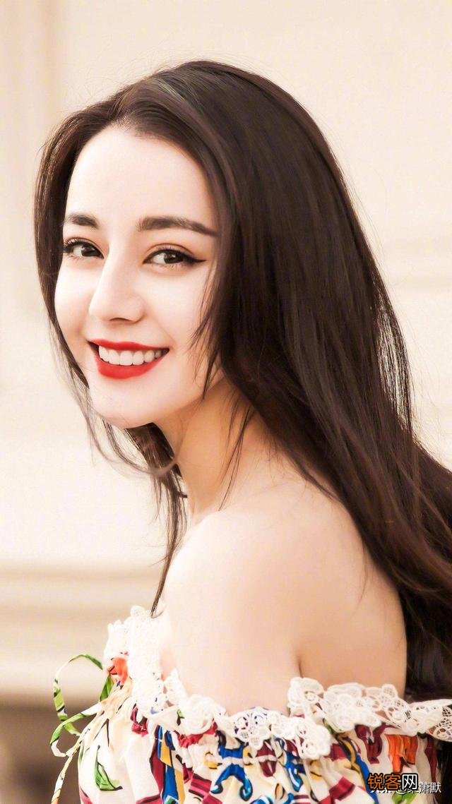 你认为迪丽热巴是标准美女吗？她和中国传统的美女有什么不同？