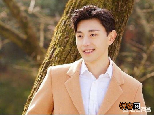 小眼睛单眼皮的明星都有谁？