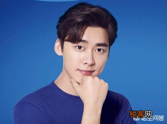 小眼睛单眼皮的明星都有谁？